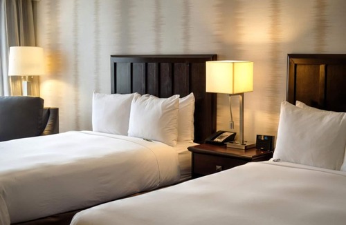 Fort Worth Hotel | Look No Further! Indoor Pool, On-Site Restaurant and Bar, Free Parking