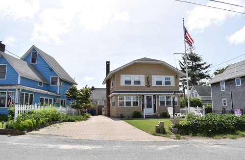 Onset House | Lotti's Landing - Seaside Beach House - Onset, MA