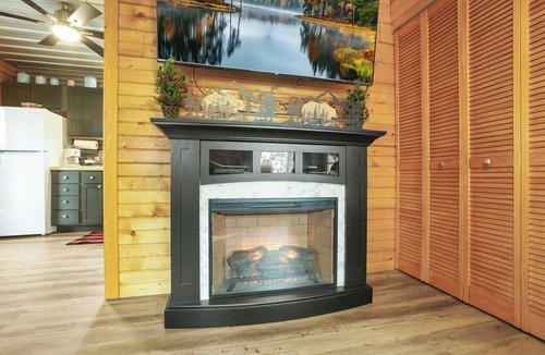 Carbon Hill Cabin | Lovely 1-bedroom cabin with AC in Southeast Ohio