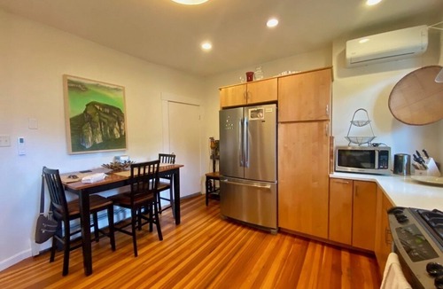 Arlington Apartment | Lovely, bright 2-BR in historic Arlington