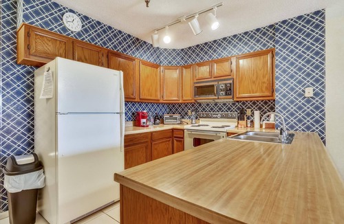Davis Condo | Lovely condo offers great views, ideal location and all the comforts of home.