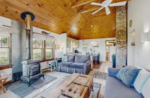 Spruce Head House | Lovely home with harbor views, gas grill, streaming, W/D, & gourmet range