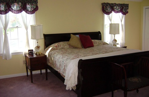 Frederick House | Lovely Large Farmhouse, Pond, Spectacular Views. Great for Events & Retreats