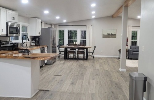 Wayland House | Lovely private 3 bedroom house nestled in the Hiram countryside.