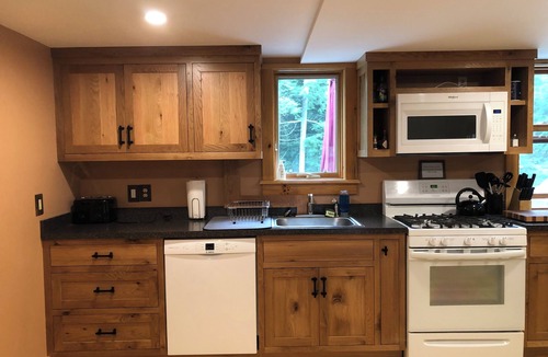 East Calais Cabin | Lovely, secluded cabin in Vermont's "Land of Lakes and Ponds"