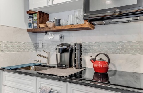 Wellesley House | Lovely Studio Walk to Wellesley and Babson College