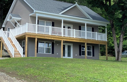 Glenburn House | Luckeys Lakehouse is a new 3 bedroom, 2 bath home with lake view and access.