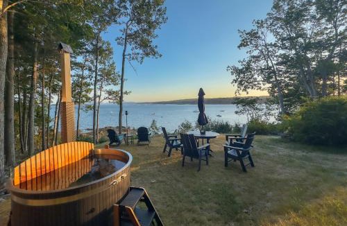 Sullivan House | Lucky Stone Retreat - private beach & Acadia view