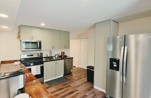 Pittsburgh House | LUX Presbyterian Mercy Acrisure PNC PPG 31st Street Studios