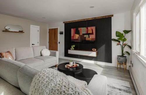 Downtown Anchorage Apartment | Luxe downtown paradise oasis 2br