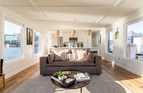 Inner Harbor Boat Rental | Luxe Houseboat: Breathtaking Skyline 360 Views