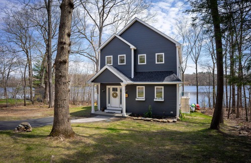 Vernon House | Luxe Lake House