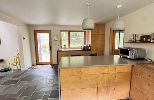 Williamsville House | Luxe VT Summer Retreat: Sauna + Swimming Hole + Tiny House. Ideal for long Stays