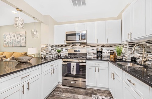 Woodstock House | Luxirious 3 bedroom apartment - 5 minutes from Yankee Stadium