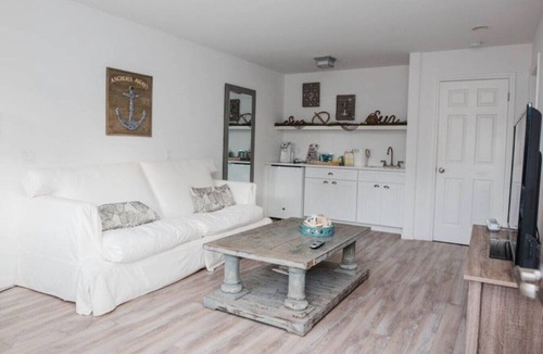 North Sea Hotel | Luxurious 1BR Poolside, Daily Breakfast, Patio