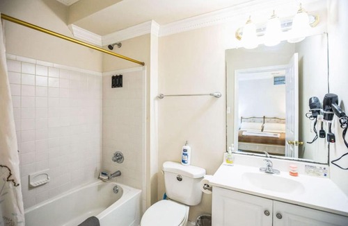 Fairland House | Luxurious 3BR Home