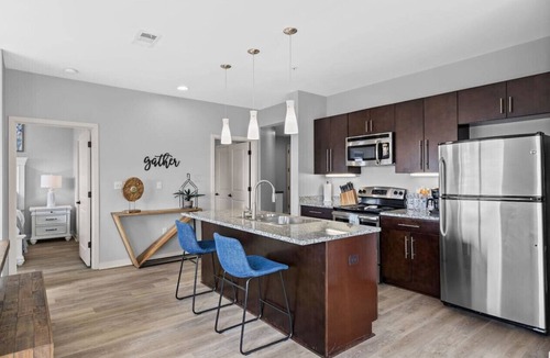 Rolling Mill Hill Condo | Luxurious Downton High Floor 2 br 2 bth Condo-#54