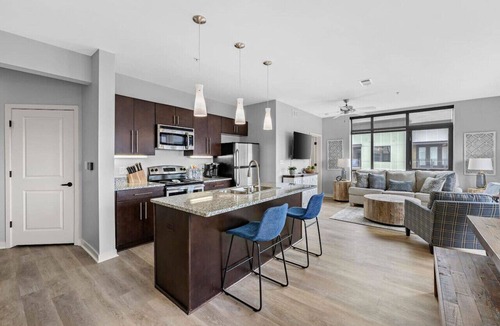 Rolling Mill Hill Condo | Luxurious Downtown Corner unit- 2 Bd2 Bth -#321