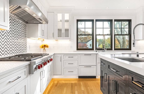 Watch Hill Villa | Luxurious expansive villa in prestigious Watch Hill set on 5 acres