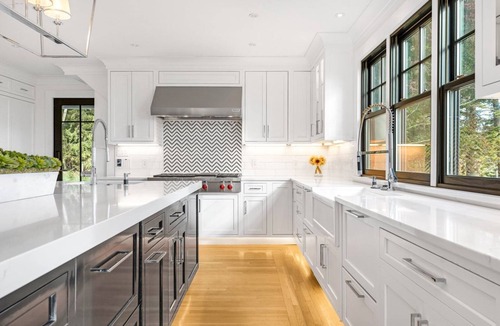 Watch Hill Villa | Luxurious expansive villa in prestigious Watch Hill set on 5 acres