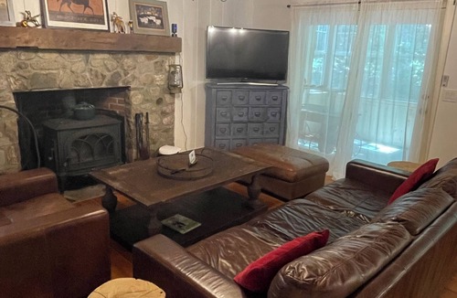 Brownfield House | Luxurious Farmhouse Style Home - Get away from it all in picturesque setting