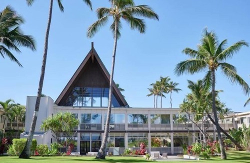 Kahului Apartment | Luxurious Oceanfront Room w/ WiFi, Private Lanai, & Amazing Views of the Pacific