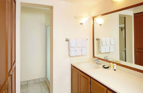 Kaanapali Hotel | Luxurious Resort in The Heart of Maui! 3 Units, Steps to Honokowai Beach Park