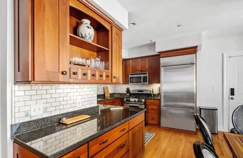 Dorchester House | Luxurious Spacious 3BD/2.5BA Condo w/Garage & Pool