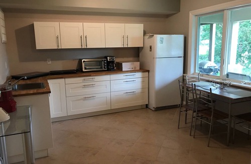 Northeast Yonkers Apartment | Luxury 2bdr garden apartment, beautiful modern decor, minutes from NYC