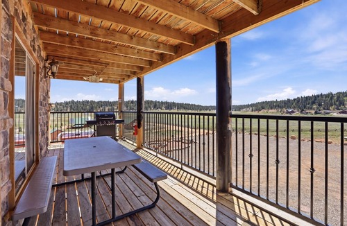 Meadow View Heights Apartment | Luxury 3 bedroom apartment with amazing view