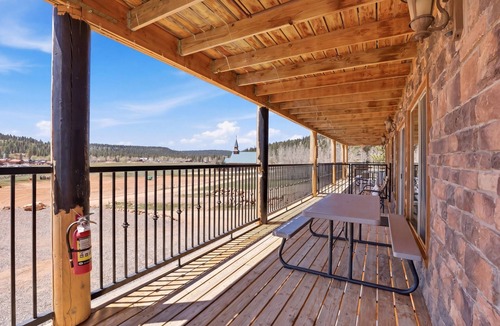 Meadow View Heights Apartment | Luxury 3 bedroom apartment with amazing view