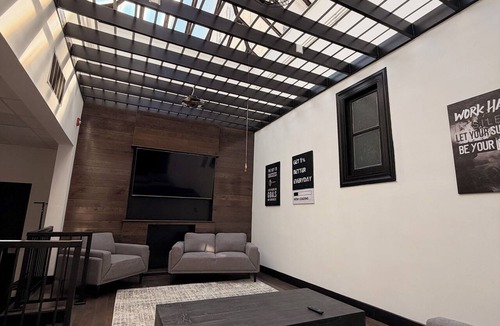 Downtown Baltimore Apartment | Luxury 3-bedroom apartment in marvelous Mount Vernon, Baltimore MD.