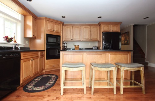 Cooperstown House | Luxury accommodation overlooking Lake Otsego with private waterfront. 14 rooms.