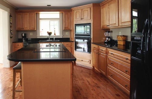 Cooperstown House | Luxury accommodation overlooking Lake Otsego with private waterfront. 14 rooms.