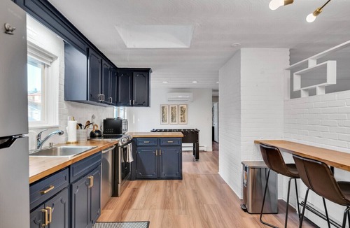 Framingham House | Luxury Boston Ranch –Sleeps 8|Pet+|Heated pool