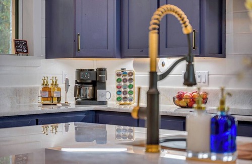 Hochatown Cabin | Luxury Broken Bow Cabin | Private Pool, Pickleball & Mini Golf | Sleeps 16