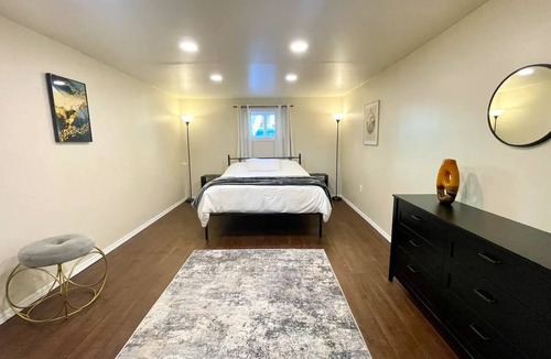 Ketchikan Apartment | Luxury Craftsman Downtown Lodging