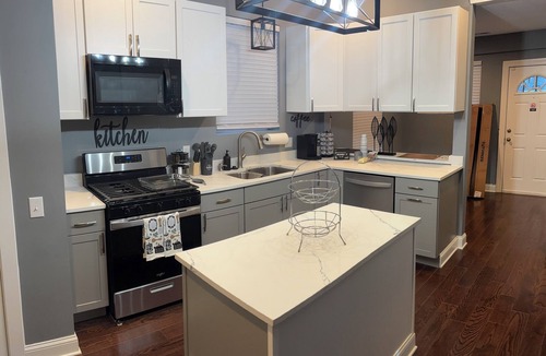 Franklin Park House | Luxury Fully Furnished Spacious 3 BDR 3 Full BTH Columbus Home with Amenities!