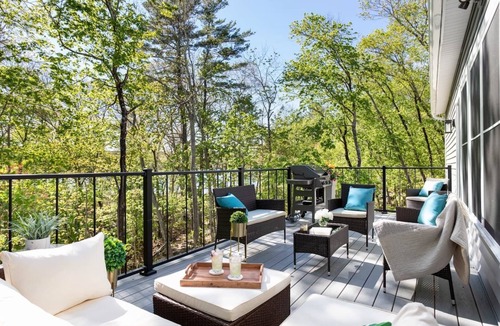 Smithfield House | Luxury Home - Fire Pit - Beach Grill - 2 Decks