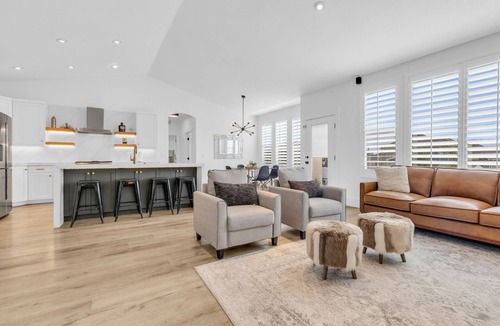 South Jordan House | Luxury home with heated swimming pool 15 min from mountains.