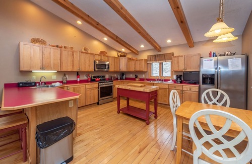McHenry House | Luxury Lakefront Escape w/Sauna & Hot Tub