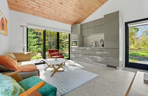 Brownsville Cabin | Luxury Loft With Solo Fire Pit & Trails Close to Okemo & Ascutney EV Charger