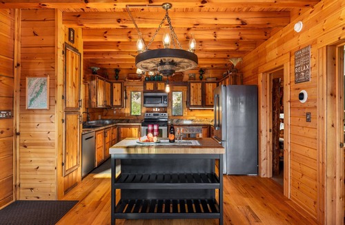 Luray Cabin | Luxury Log Cabin ❃ Panoramic View ❃ Sauna ❃ Starlink ❃ 15 miles to National Park