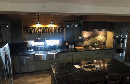Meredith Cabin | Luxury Log home steps from private beach in Meredith on Lake Winnipesaukee.