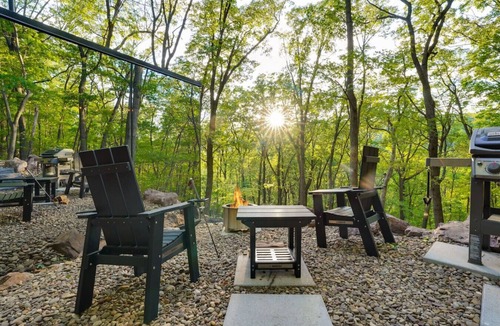 Mercersburg House | Luxury Mirror Cabin Hot Tub Sauna Mtn. Views
