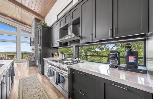 Broken Bow Cabin | Luxury Mountaintop Cabin Pool w/Rock Waterfall Epic Views