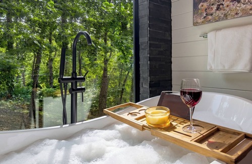 Broken Bow Cabin | Luxury Mountaintop Cabin Pool w/Rock Waterfall Epic Views