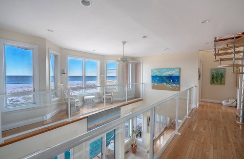 West Hampton Dunes House | Luxury Oceanfront 8-BR House Pool & Hot Tub Facing the Ocean - Last Min Deals!