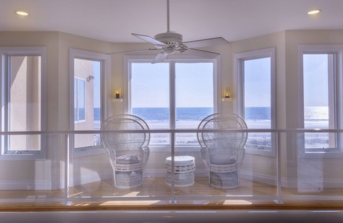 West Hampton Dunes House | Luxury Oceanfront 8-BR House Pool & Hot Tub Facing the Ocean - Last Min Deals!