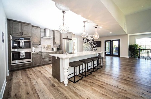 Liberty House | Luxury Private 5-Acre Estate 4BR Sleeps 10 Events Welcome 20min KCI KC